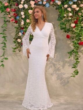 Elegant White Lace V-Neck Maxi Dress